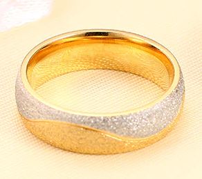 Aliança Aspecto Rugoso com Banda Prateada Cruzada 6mm em Aço - REF00096 - Image 5