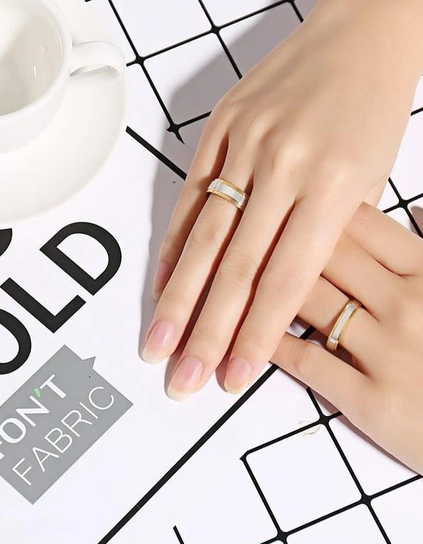 Aliança Dourada com Centro Prateado - 4mm e 6mm - em Aço para Casamento, Namoro ou Compromisso - REF0002321 - Image 14