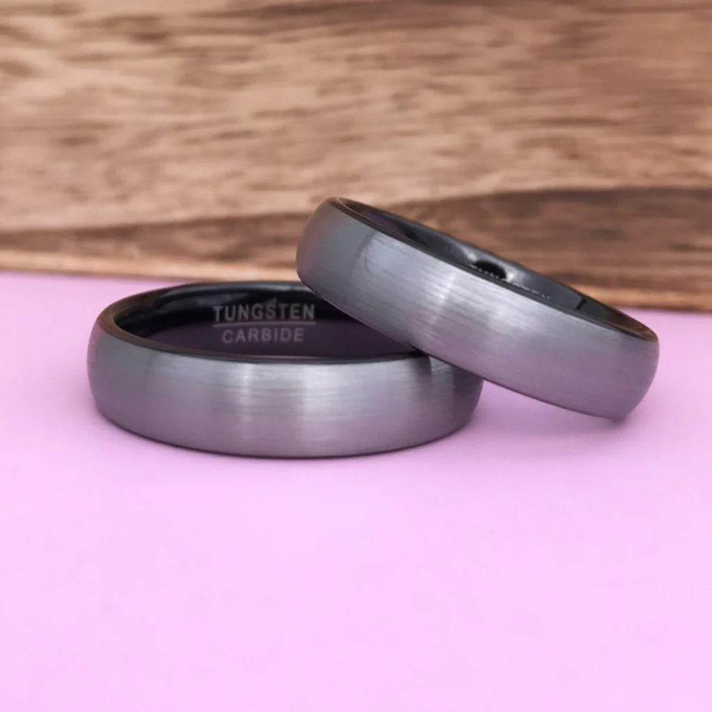 Aliança em Tungsténio Prateada, com 6mm de Largura, Arredondada e Escovada em Cima, Preta nos Lados - REF3120 - Image 5
