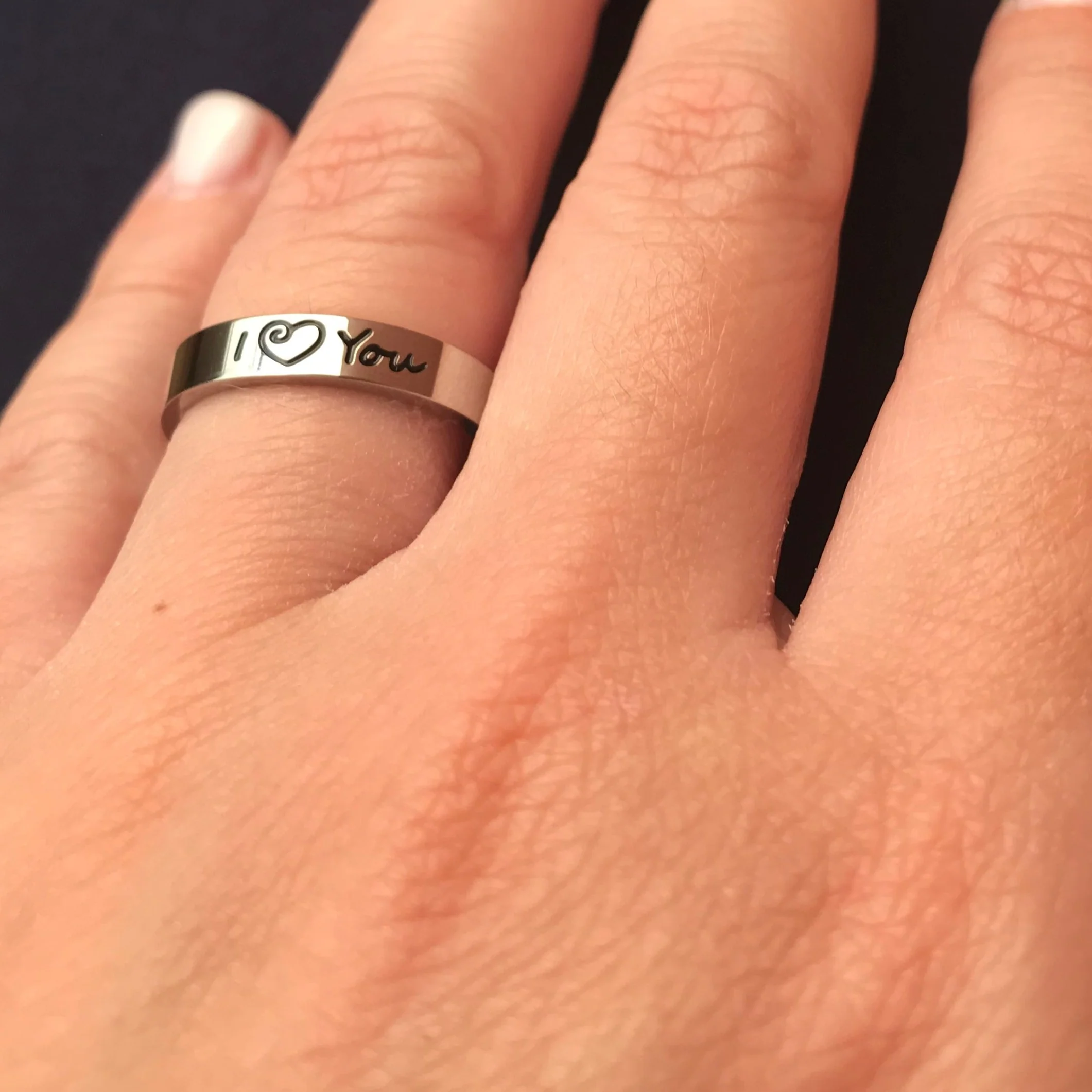 Aliança Prateada I Love You com Coração (4mm) em Aço - Alianças de Namoro ou Compromisso (para Namorados) - REF1610 - Image 11