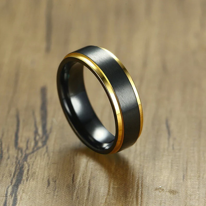 Aliança Preta com Centro Escovado e Rebordo Dourado Brilhante em Aço 6mm para Casamento, Namoro ou Compromisso - REF1010 - Image 3